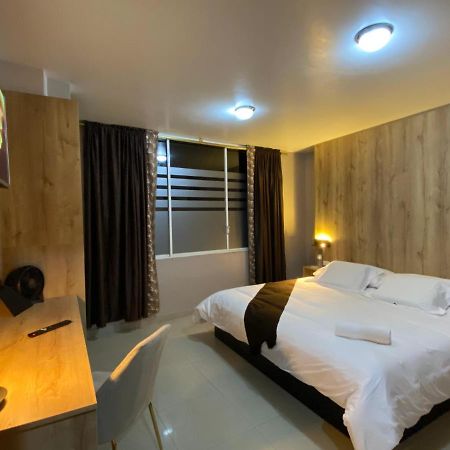 Hotel Wampushkar Zamora 外观 照片